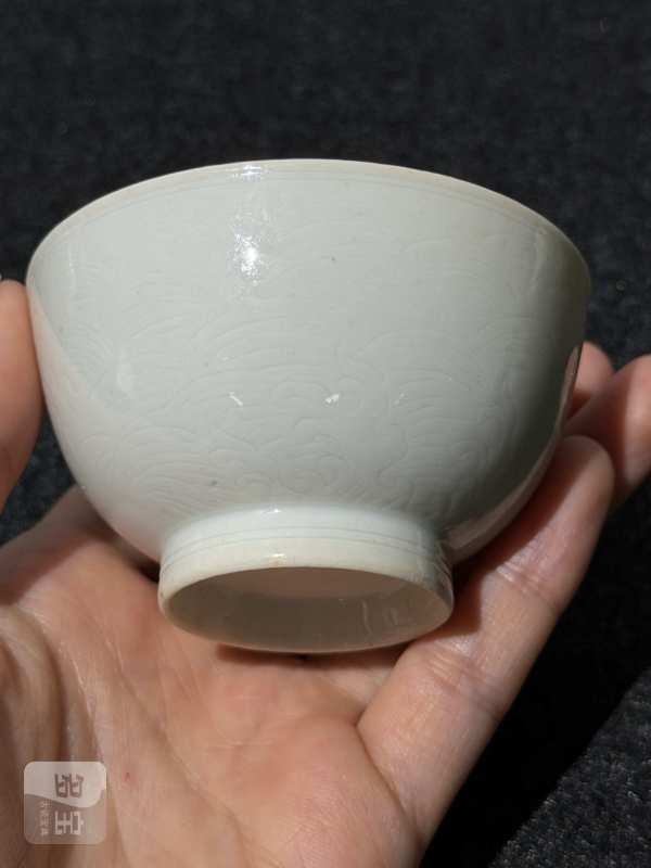 清早期 白釉暗刻海水江崖纹杯一对 - 图8